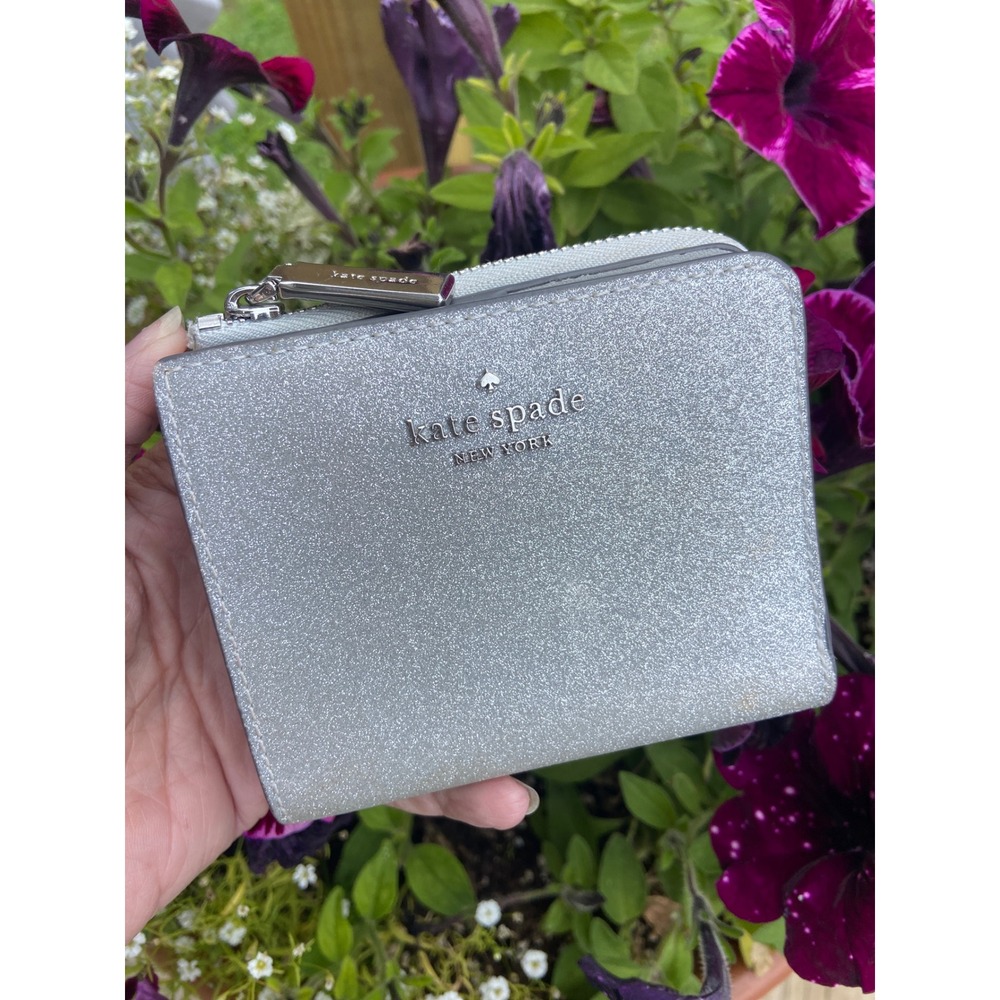 Kate Spade New York Staci Small Bifold Wallet Silver Glitter K2191
